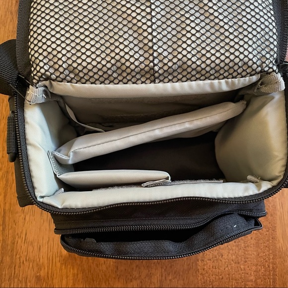 Lowepro Edit 110 Padded Camera Bag - Black (LP36097) BRAND NEW - Picture 4 of 8